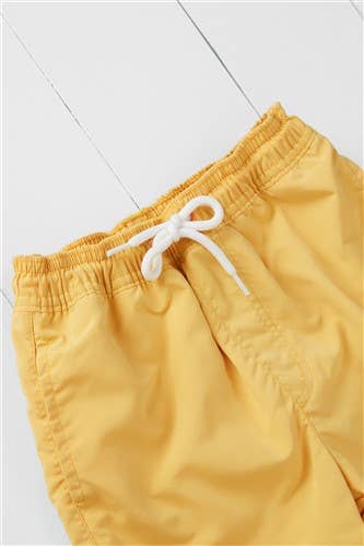 Grass & Air ochre lange badeshorts set fra siden