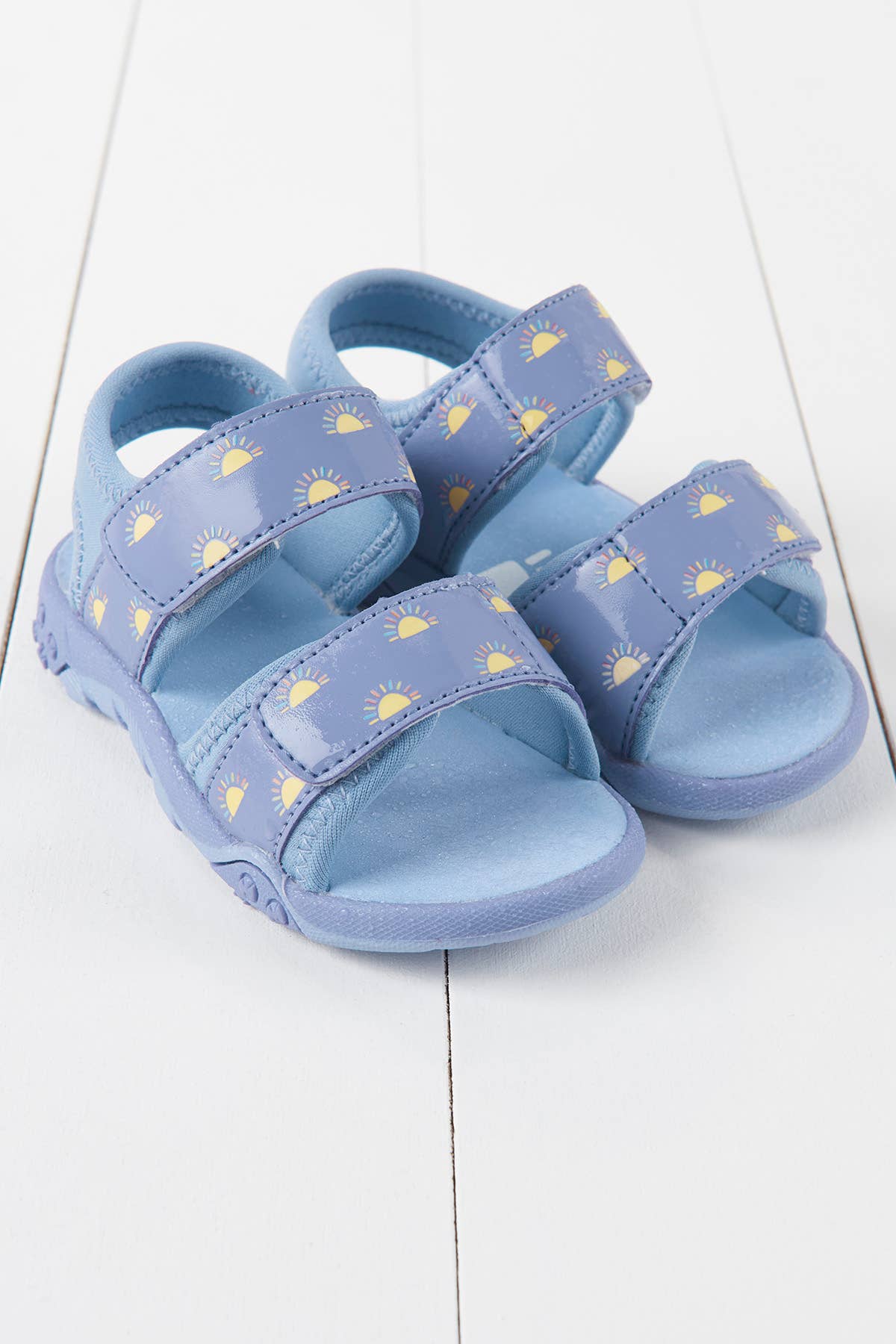 Grass & Air lavendel sandaler set fra siden