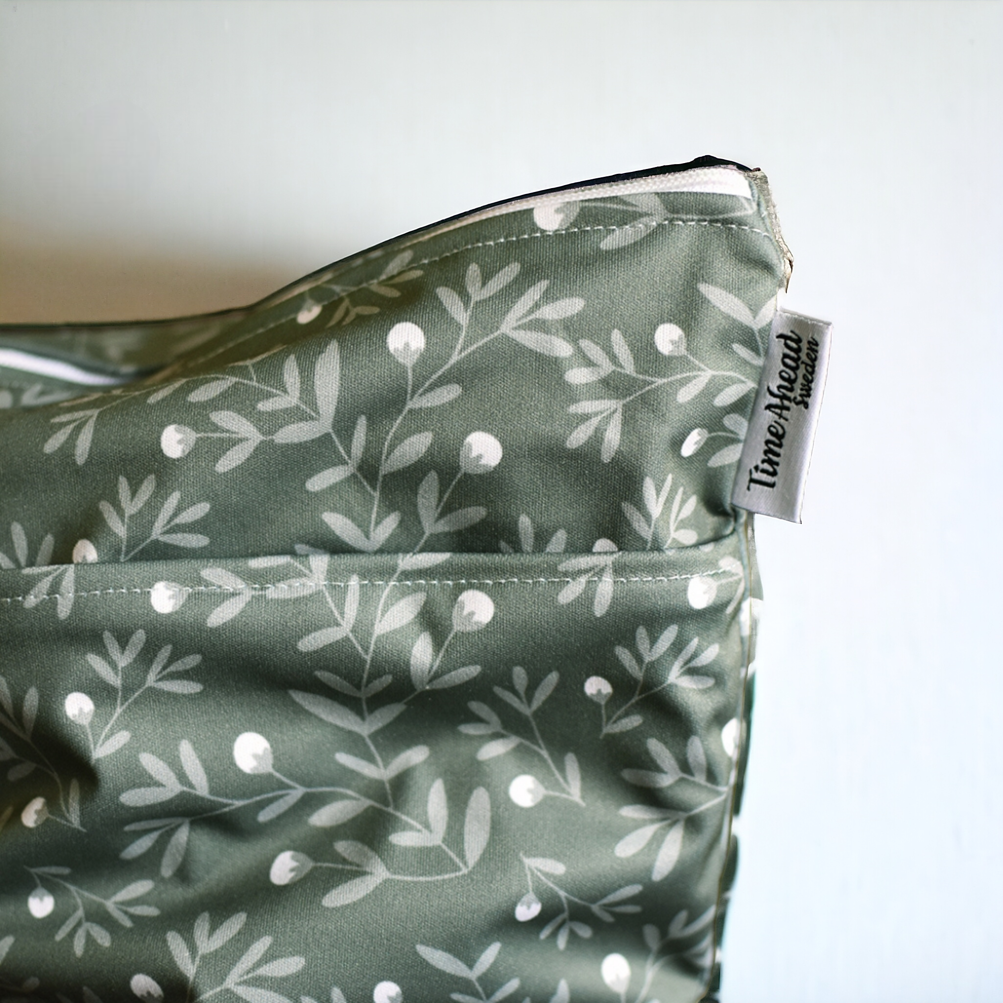 Der schwedische Wald | Wetbag mittel: Dala-Blumen - - MamaMilla