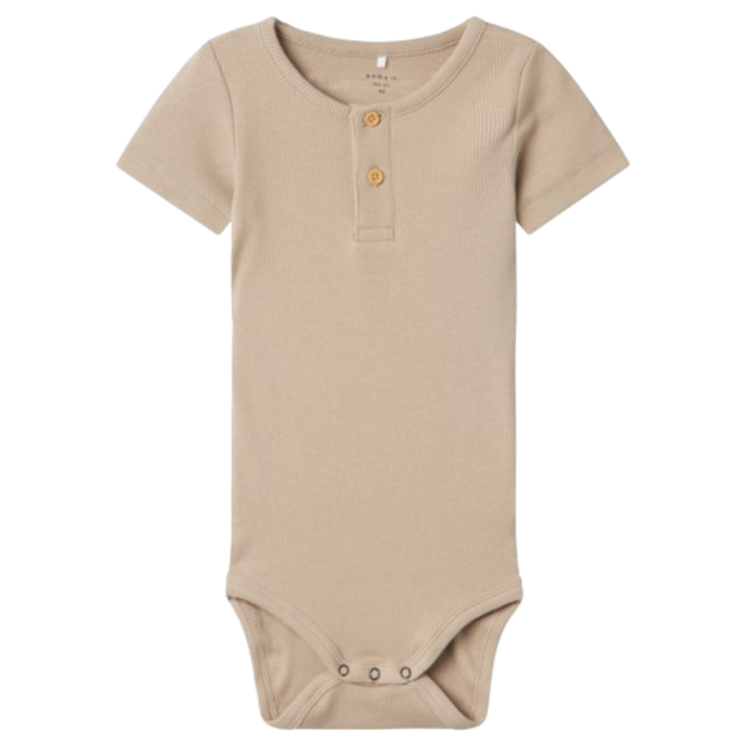 Name it Body aus Rippstrick mit kurzen Ärmeln – Kab – Pure Cashmere – Body – MamaMilla