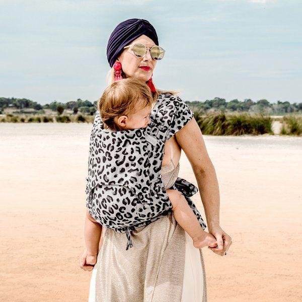 Fidella Fly Tai Tragehilfe – Leopard Silver – Baby – Tragehilfe – MamaMilla