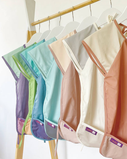 SKÅGFÄ Forklæde Uden Ærmer - 18-36+ mdr - Javea Agave - Forklæde - MamaMilla