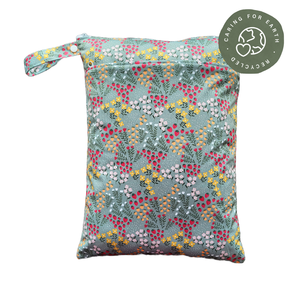 Der schwedische Wald | Wetbag mittel: Dala-Blumen - - MamaMilla