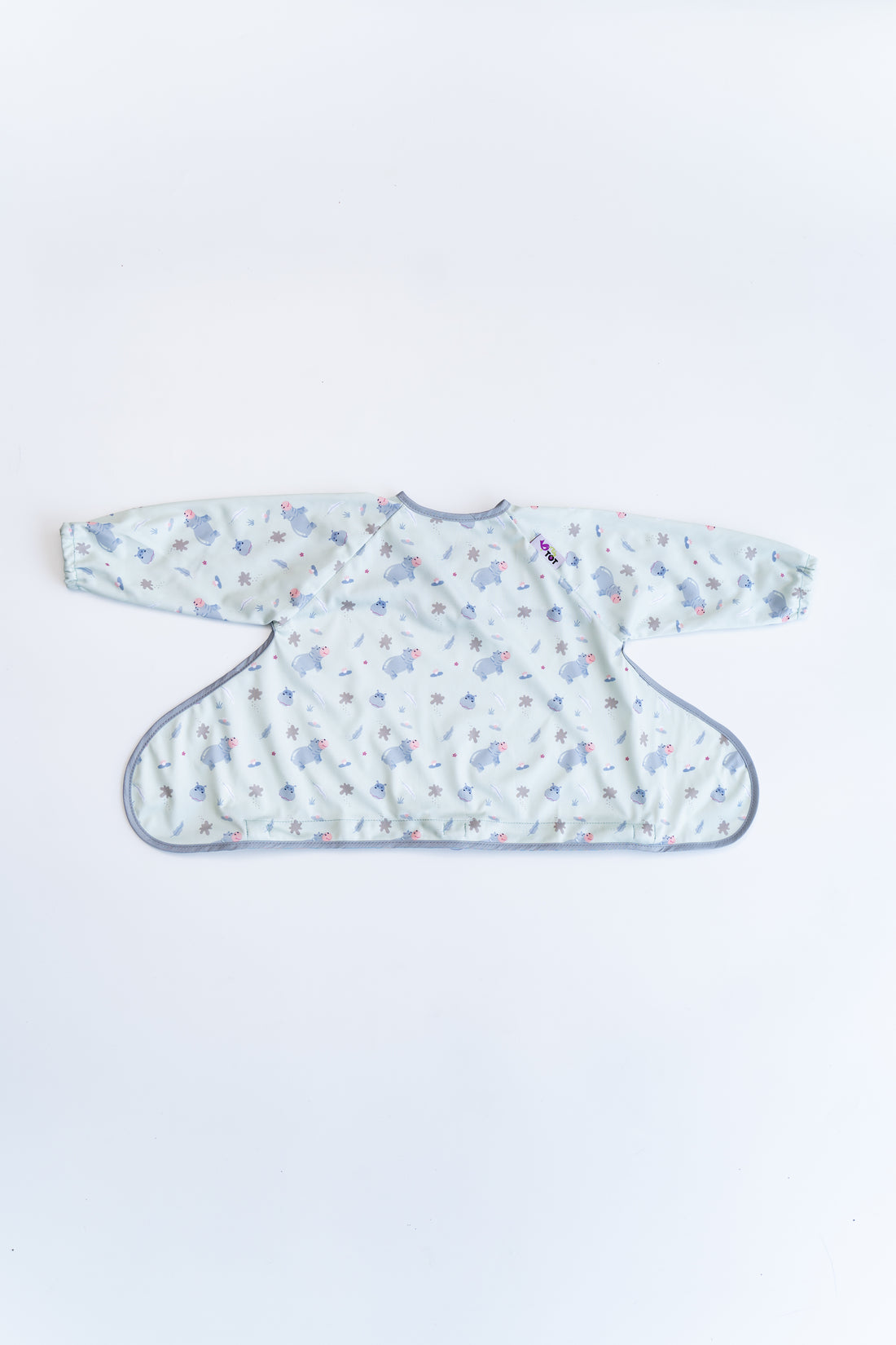 Tidy Tot Hagesmæk med Sugekop (lange ærmer) - Blå Flodhest - Hagesmæk med ærmer - MamaMilla