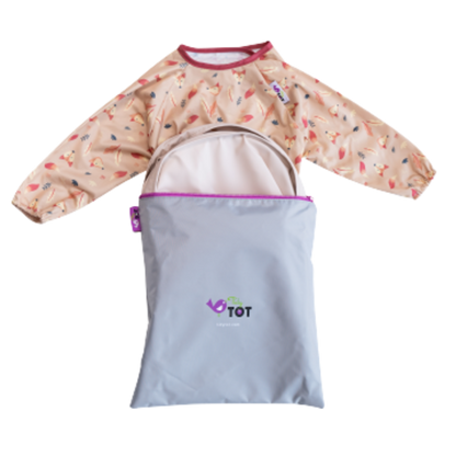 Tidy Tot Hagesmæk og Bakke - SÆT - Sand Ræv - Hagesmæk med ærmer - MamaMilla