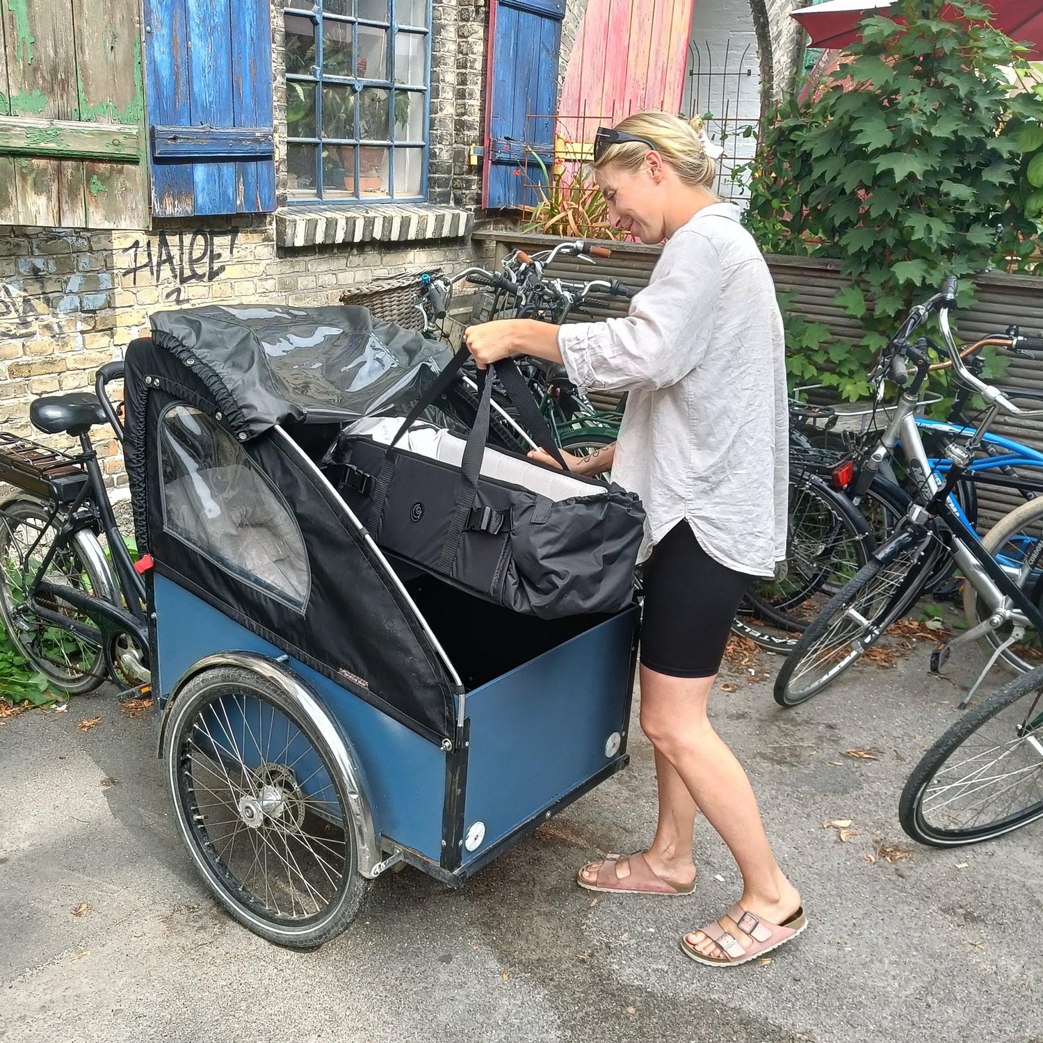 Paketangebot: Easygrow Favn Babynest/Lift + Spielbügel - Babylift - MamaMilla