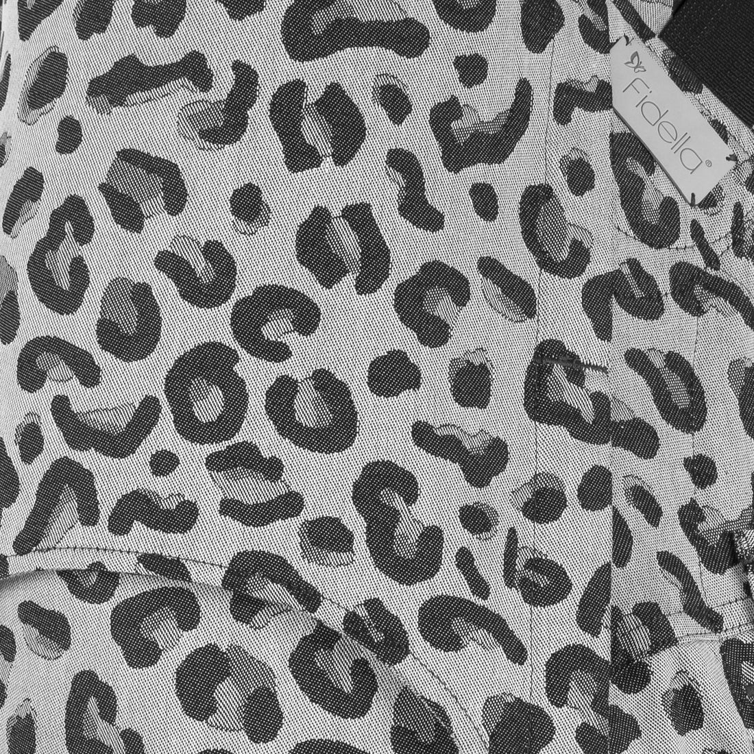 Fidella Fusion Fullbuckle Bæresele - Leopard Silver - Baby - bæresele - MamaMilla