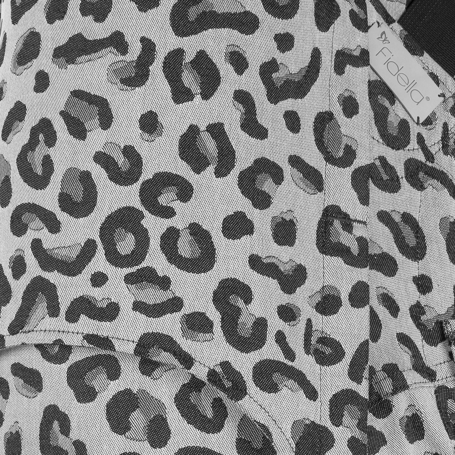 Fidella Fusion Fullbuckle Bæresele - Leopard Silver - Baby - bæresele - MamaMilla