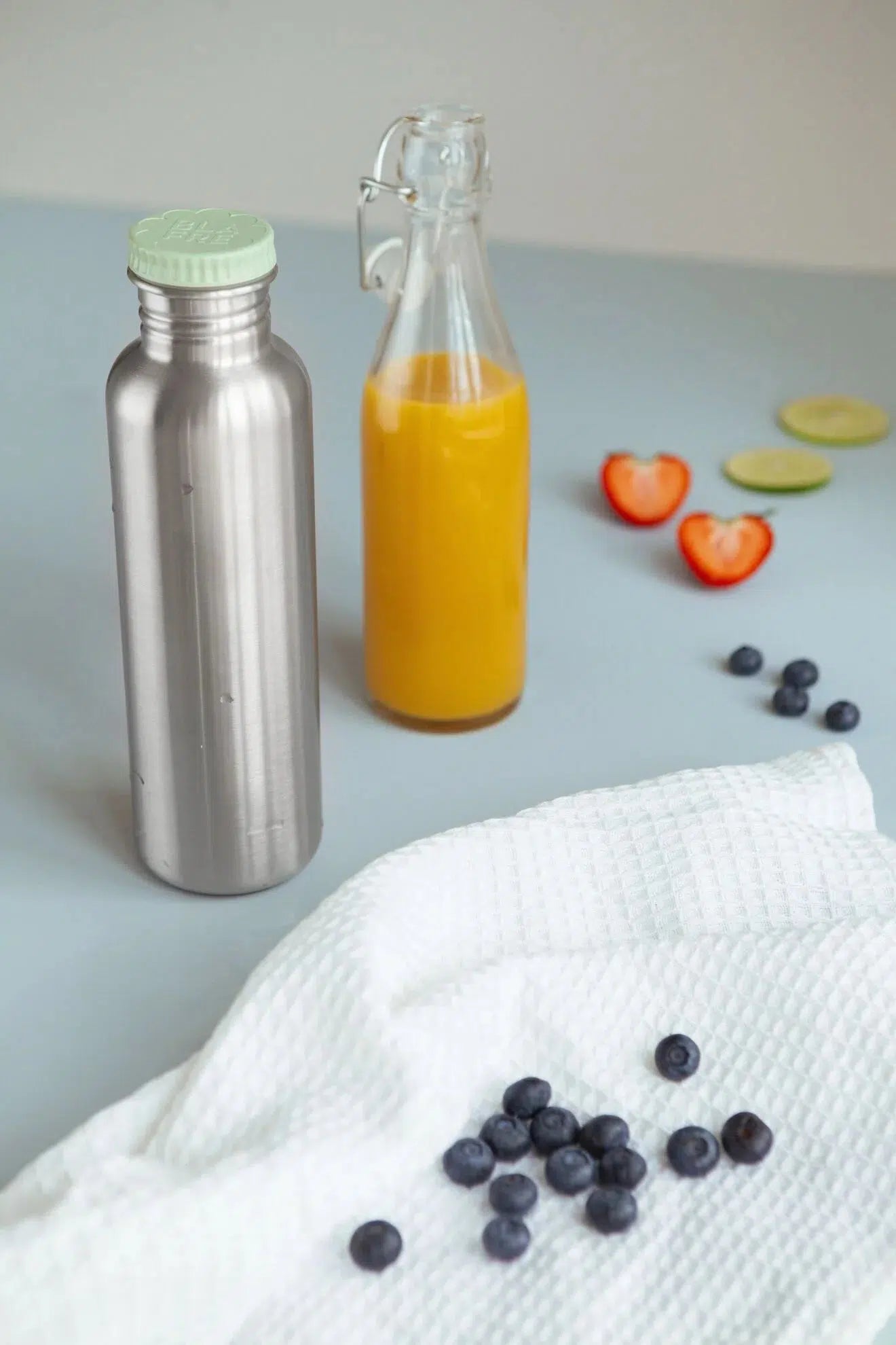 BLAFRE drikkedunk i rustfrit stål - 750 ml - Mint - Drikkedunk i stål - MamaMilla