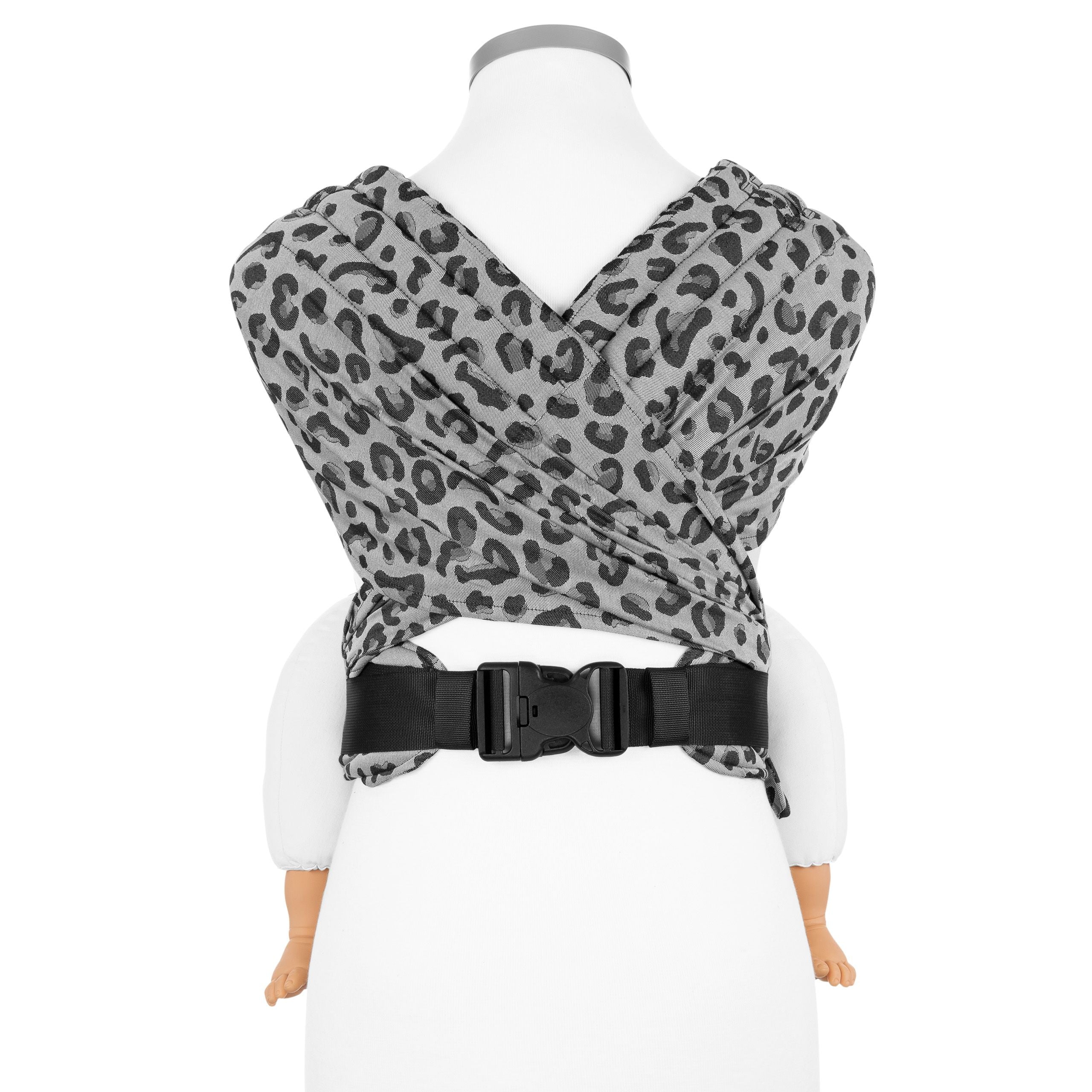 Fidella FlyClick Babytrage – Leopard Silver – Baby – Babytrage – MamaMilla