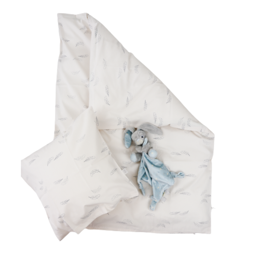 MamaMilla babysengetøj i økologisk bomuld - Blue feathers - Babysengetøj - MamaMilla