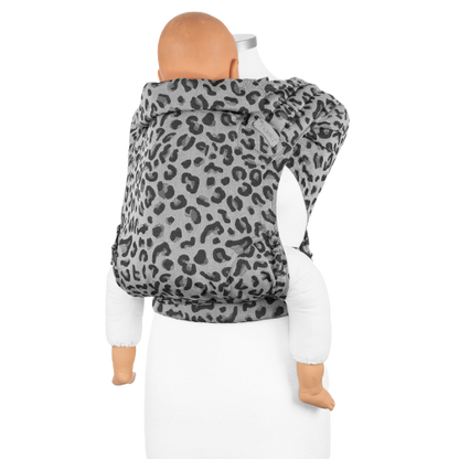 Fidella FlyClick Babytrage – Leopard Silver – Baby – Babytrage – MamaMilla